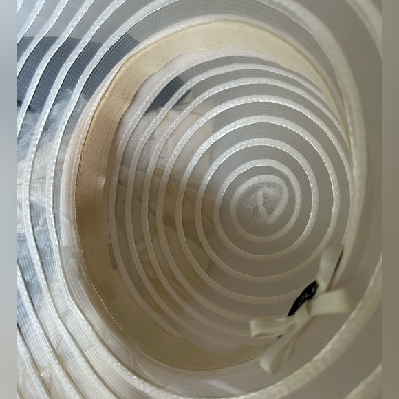 Nicole & Co Derby Hat with silk accents - Picture 6 of 7